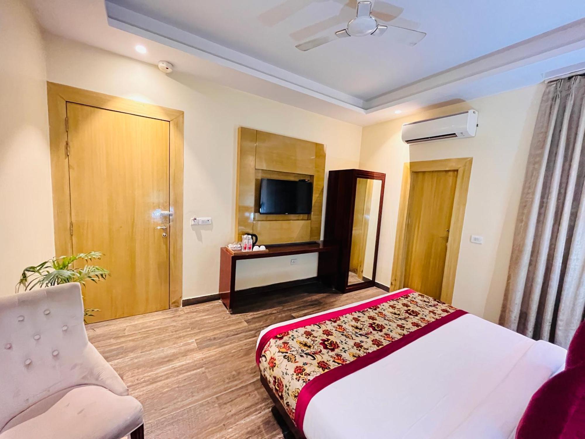 Hotel Banz Near Indira Gandhi Airport Delhi New Delhi Buitenkant foto
