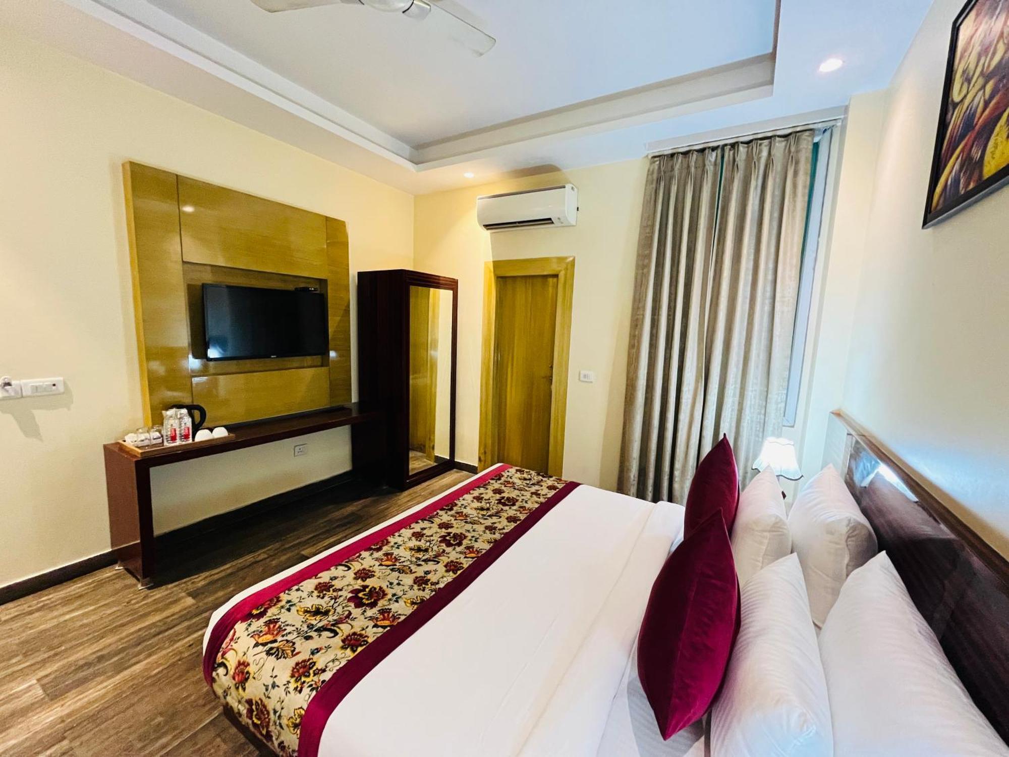 Hotel Banz Near Indira Gandhi Airport Delhi New Delhi Buitenkant foto