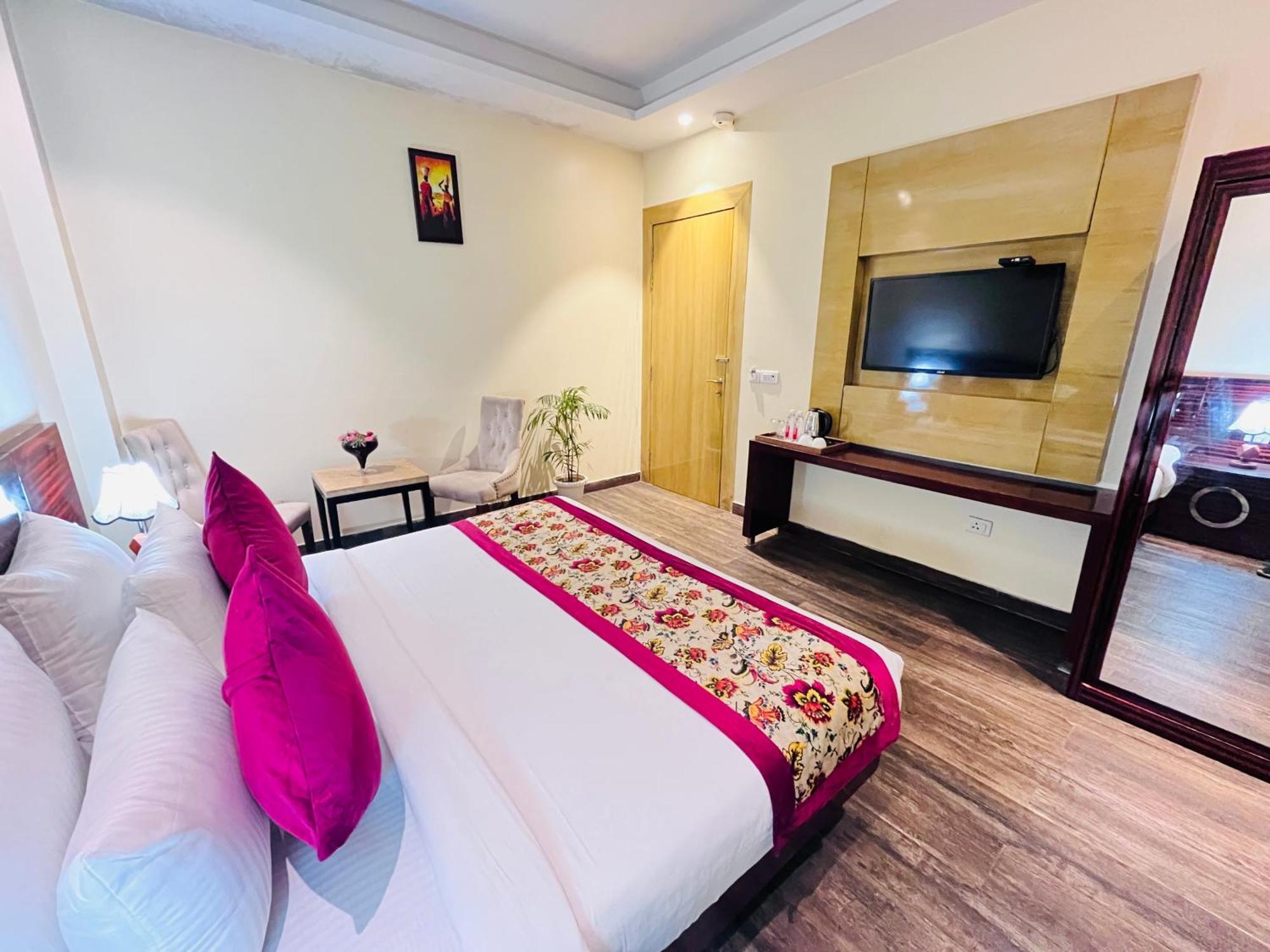 Hotel Banz Near Indira Gandhi Airport Delhi New Delhi Buitenkant foto