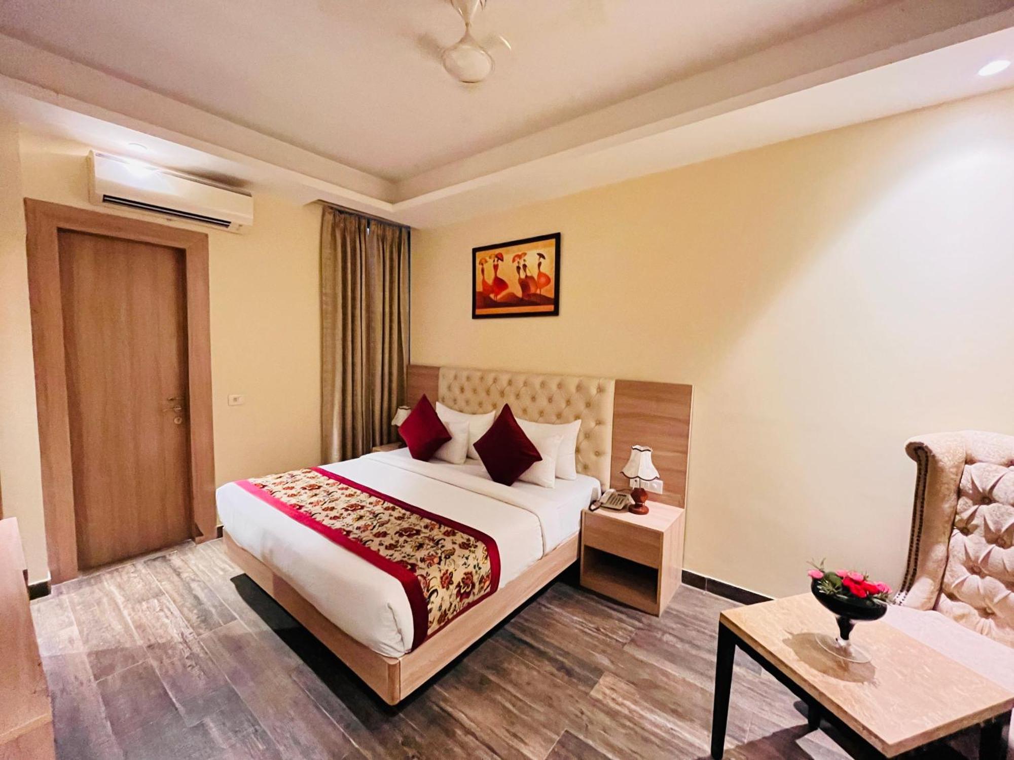 Hotel Banz Near Indira Gandhi Airport Delhi New Delhi Buitenkant foto